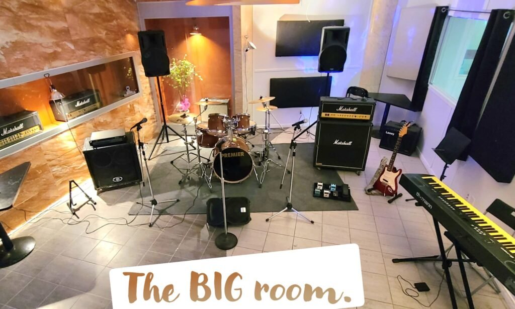 The BIG ROOM The BIG ROOM